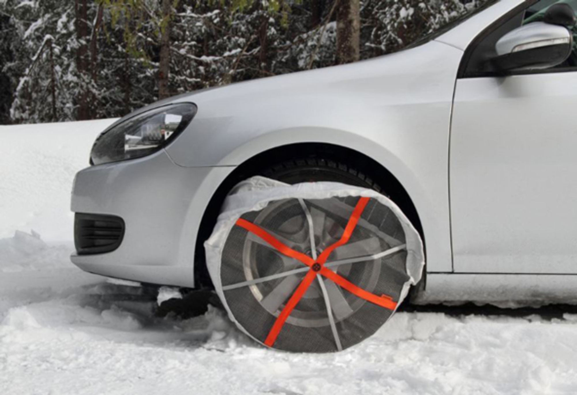 ② Chaussettes neige pour pneus moins de 19 pouces. — Pneus